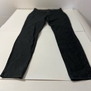 Hue Pants Womens size :medium Grey Wash Pull On Jeggings Stretch Skinny